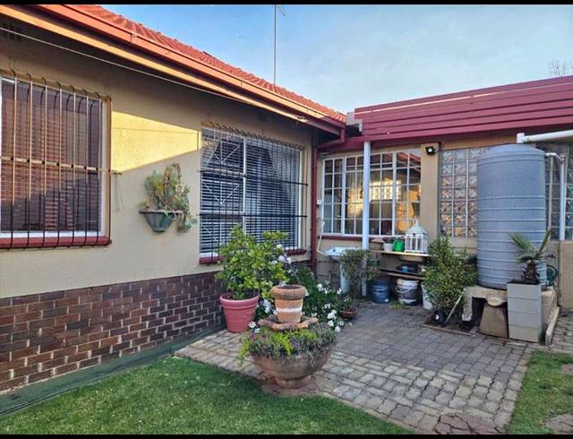 0 BEDROOM HOUSE FOR SALE IN WOODMERE